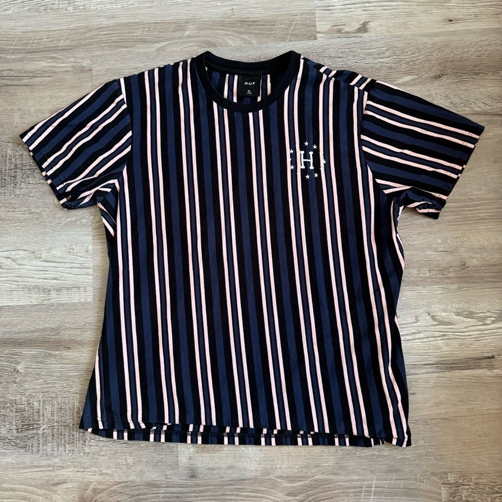 HUF skate t shirt 
Vertical blinds stripes 
Fits mens L blue pink